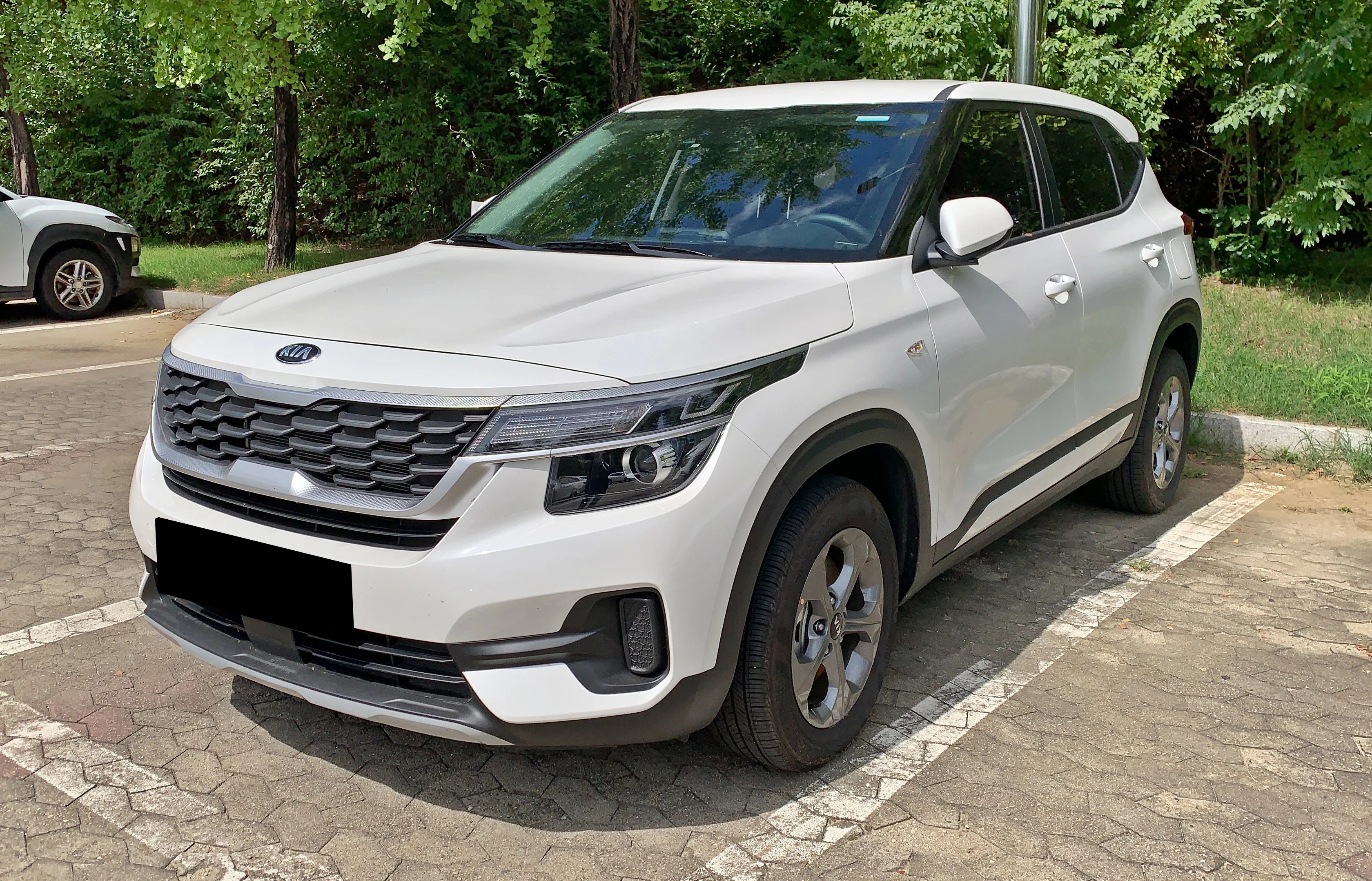 Белый Kia Seltos