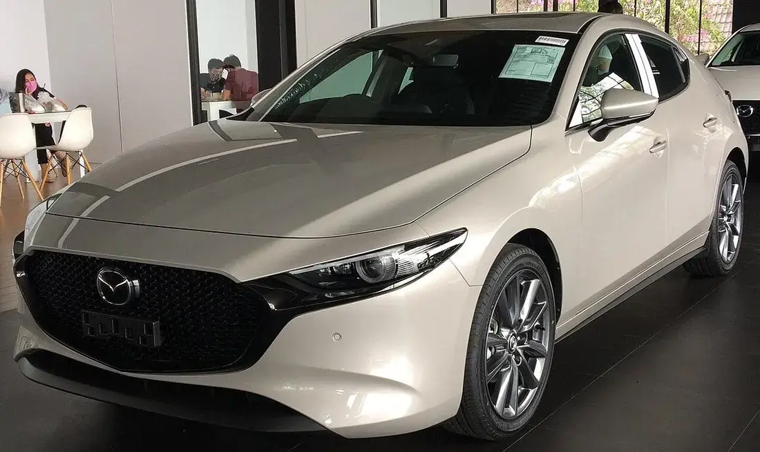 Mazda Axela 2022-2023